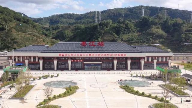 普洱特色團建:坐上火車游普洱,打卡墨江北回歸線標志園 普洱特色團建:坐上火車游普洱,打卡墨江北回歸線標志園